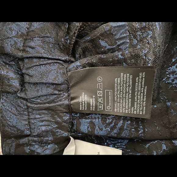 Blue and black patterned skirt - Picture 3 of 3